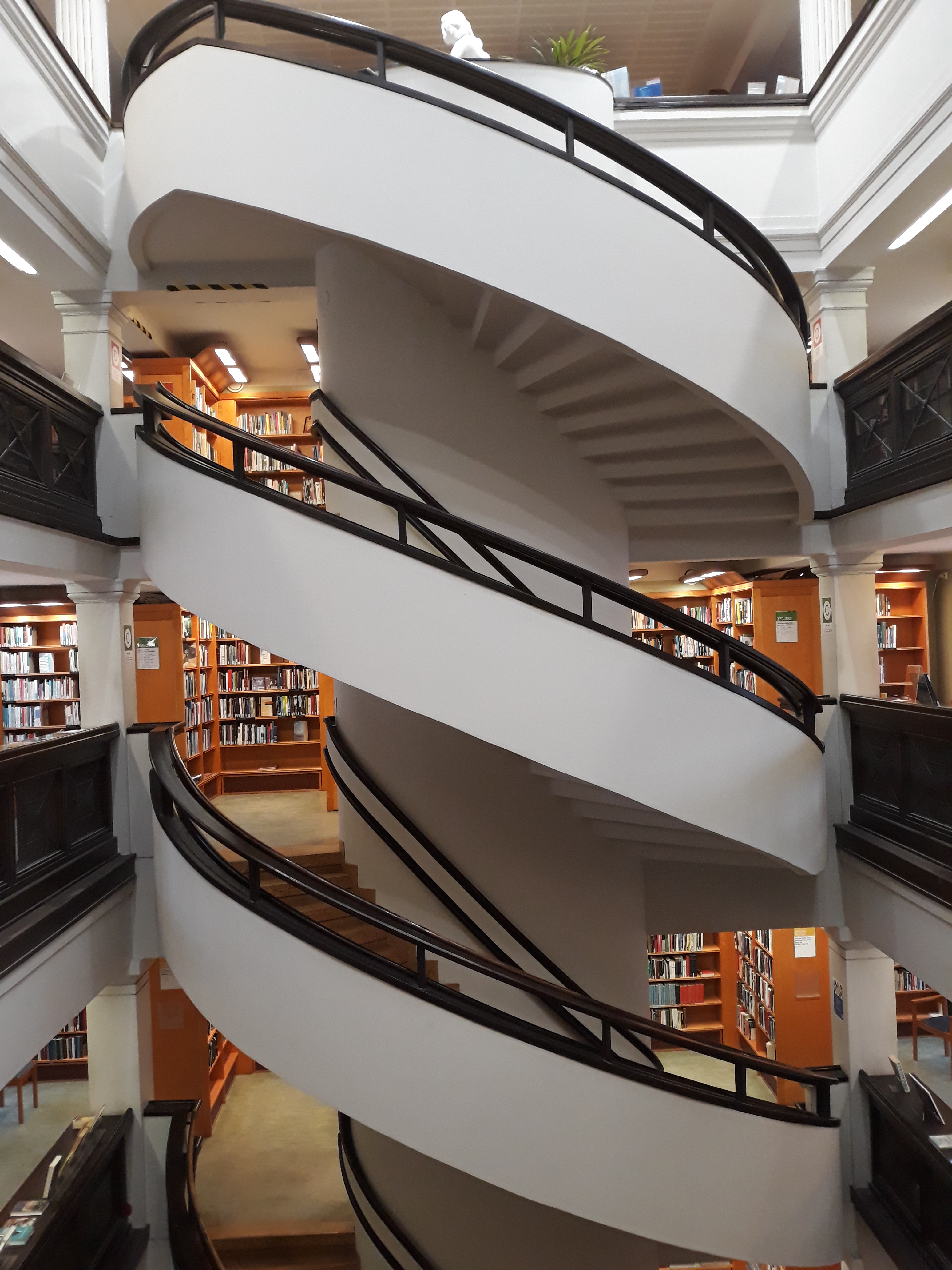 gebet achtsamkeit bibliothek helsinki